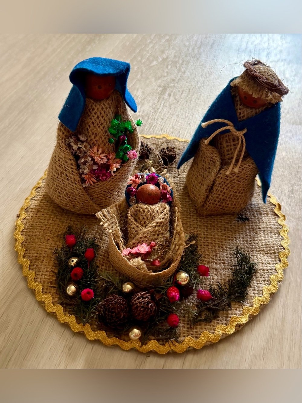 Vintage Handmade Burlap Nativity Natural Wood / Dried Flowers Rustic